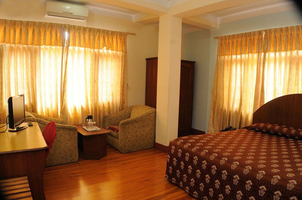 Hotel Brihaspati Катманду Екстер'єр фото