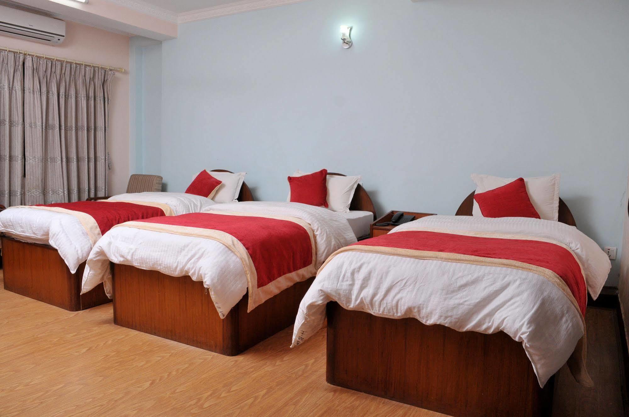 Hotel Brihaspati Катманду Екстер'єр фото