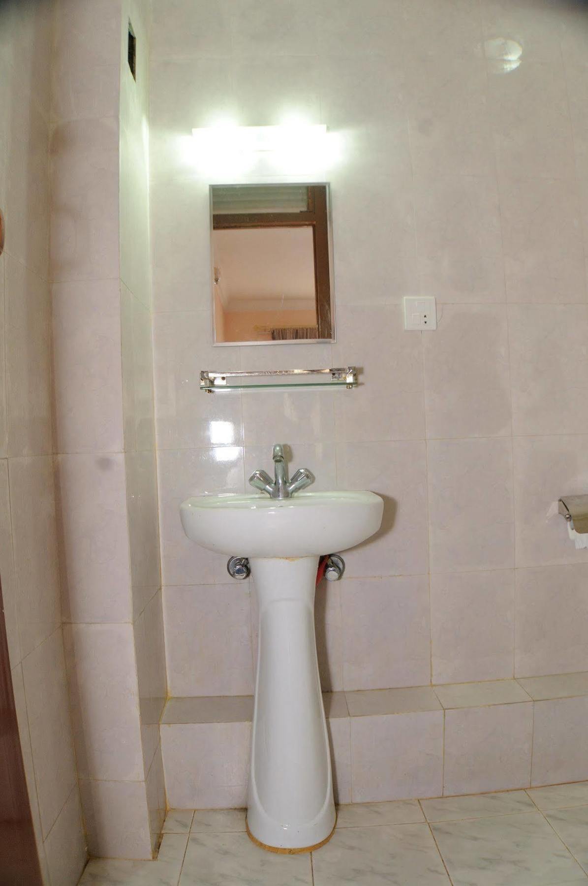 Hotel Brihaspati Катманду Екстер'єр фото