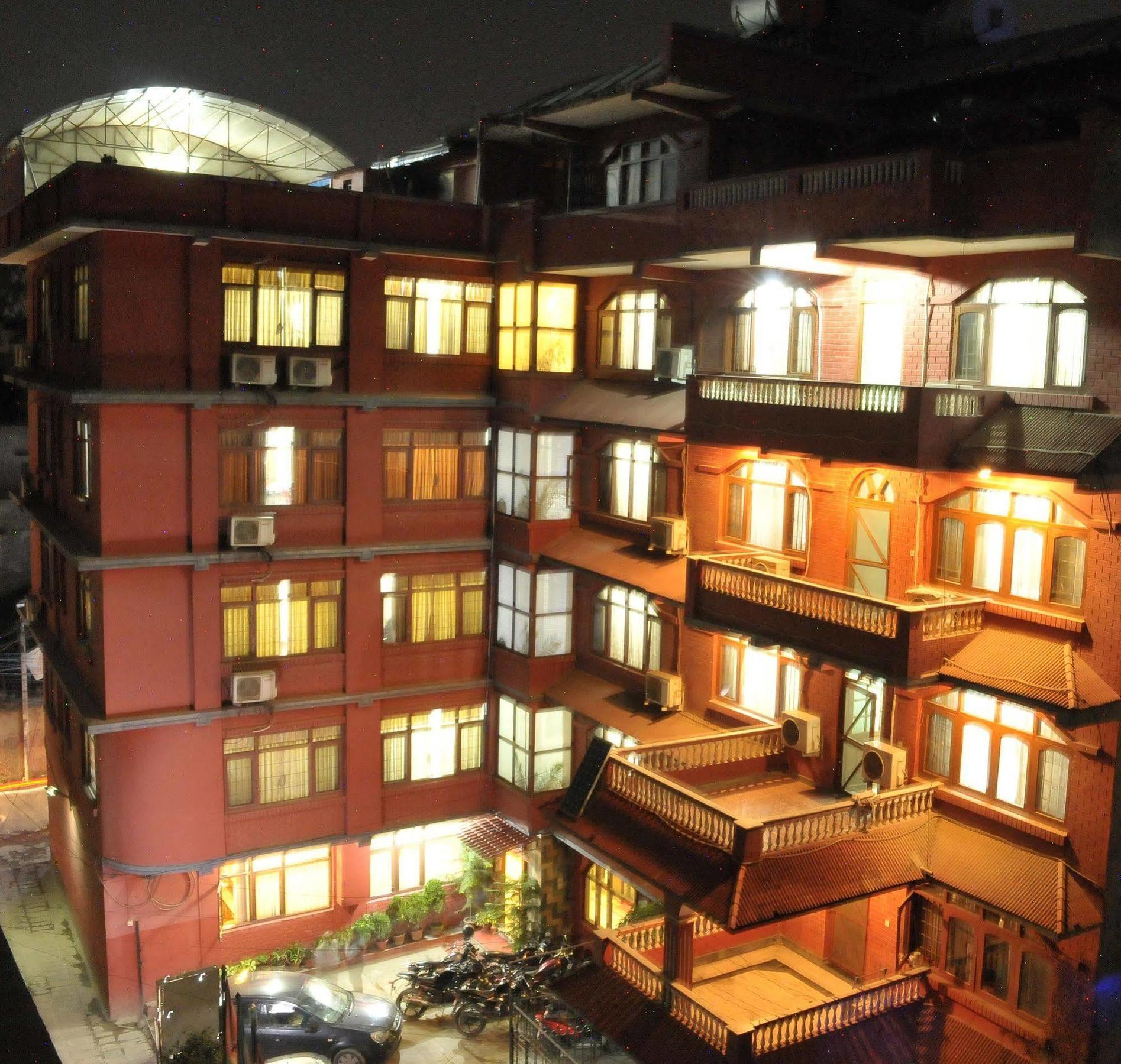 Hotel Brihaspati Катманду Екстер'єр фото