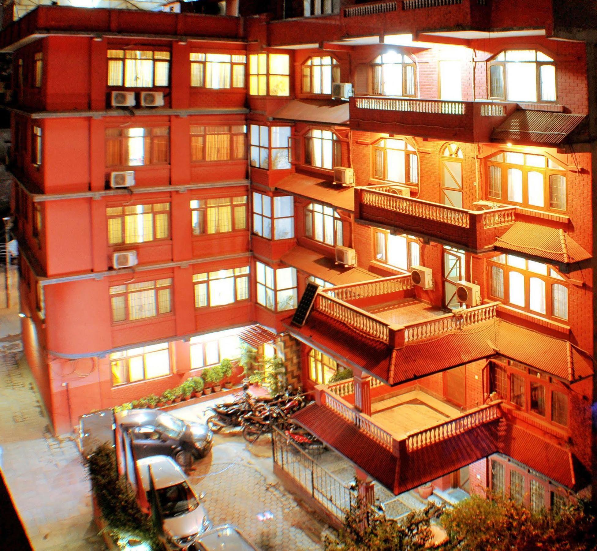 Hotel Brihaspati Катманду Екстер'єр фото