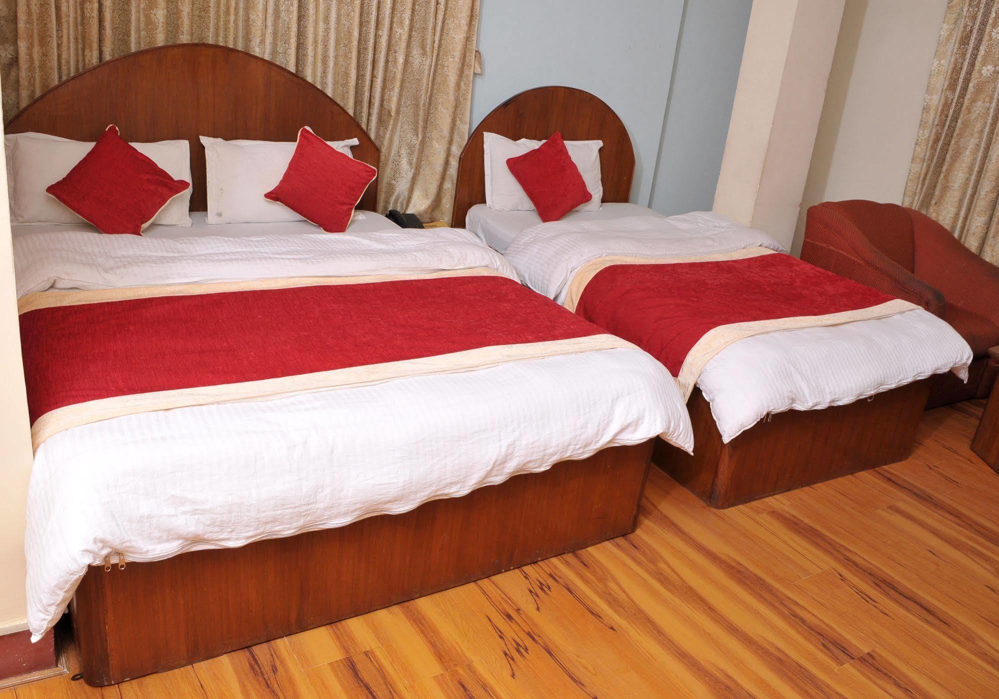 Hotel Brihaspati Катманду Екстер'єр фото