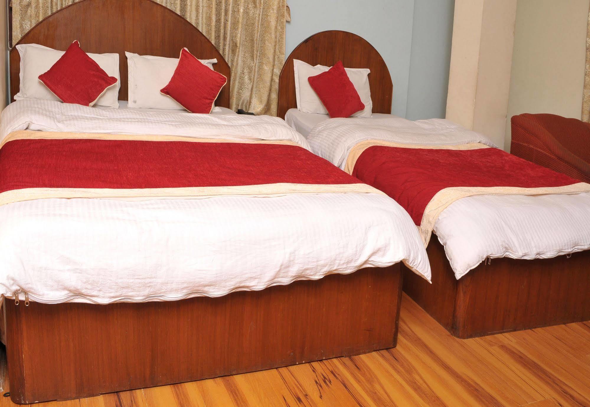 Hotel Brihaspati Катманду Екстер'єр фото